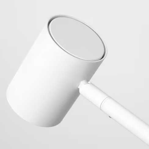 lampa biurkowa z ładowaniem indukcyjnym IKEA z portem USB-C