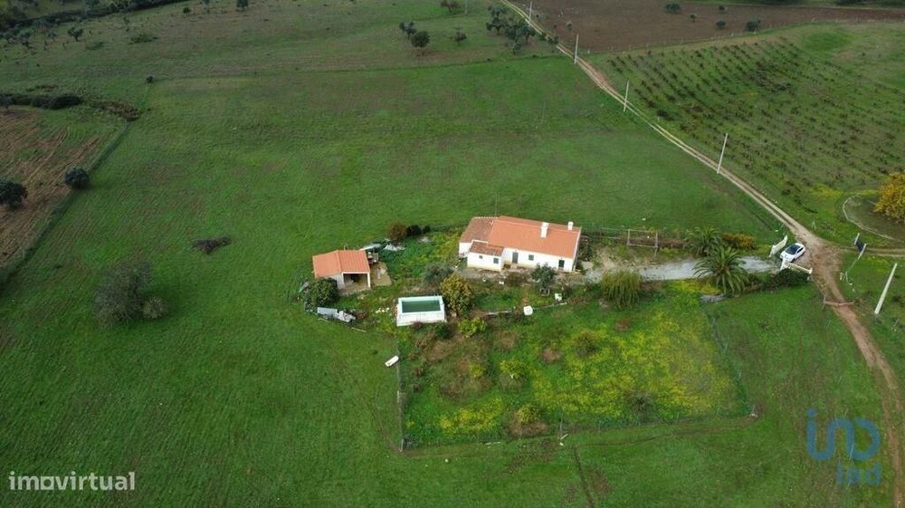 Quinta T3 em Esperança de 149,00 m2