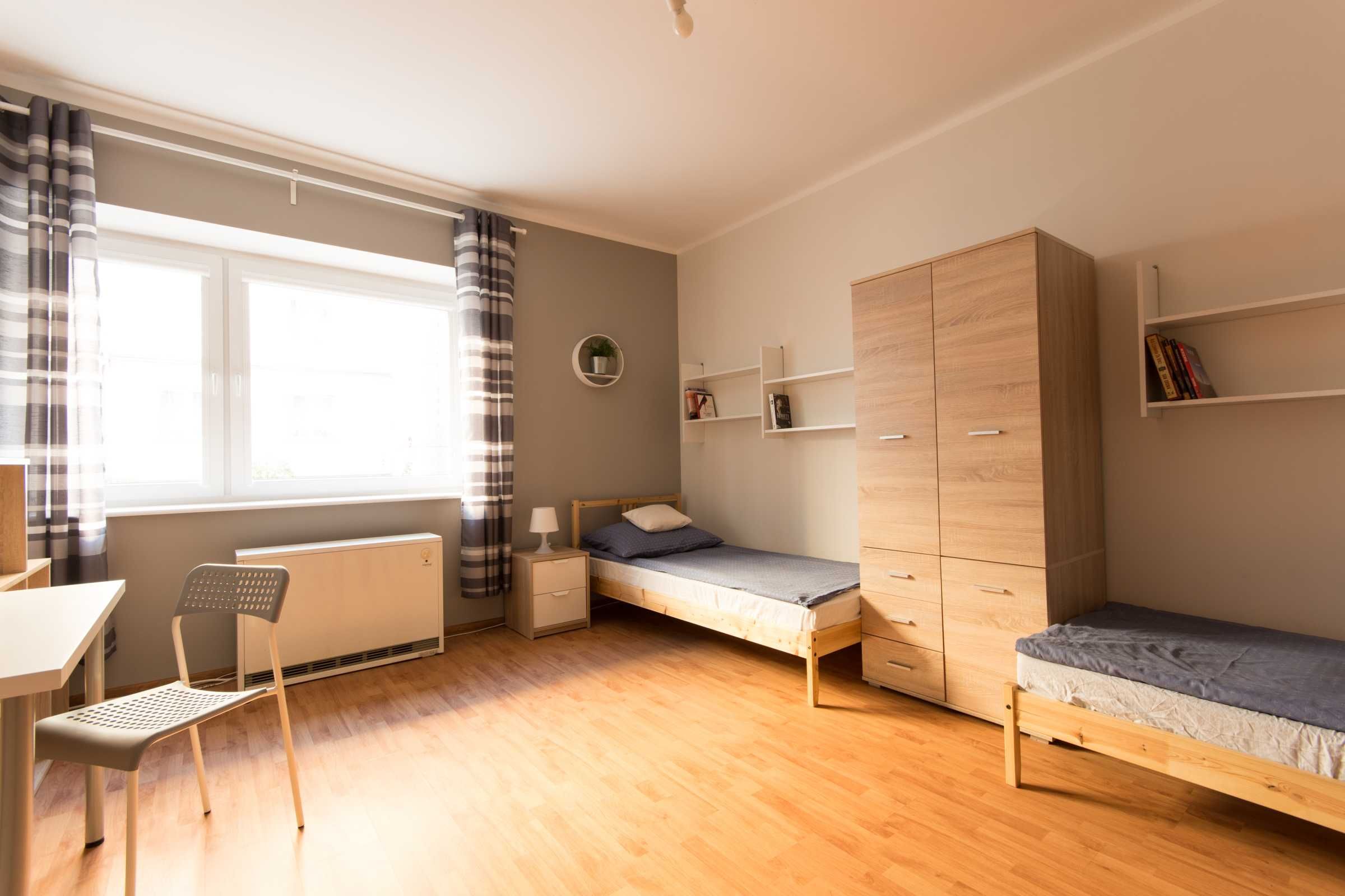 Bardzo duży, wygodny pokój w trzypokojowym mieszkaniu - od września