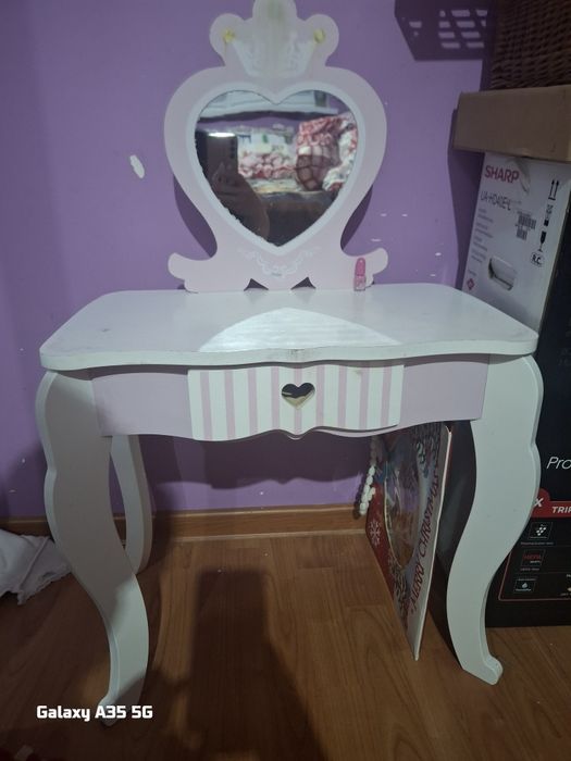 Witam mam na sprzedaż toaletkę dziecięca