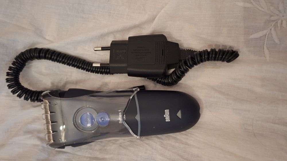 Електробритва BRAUN