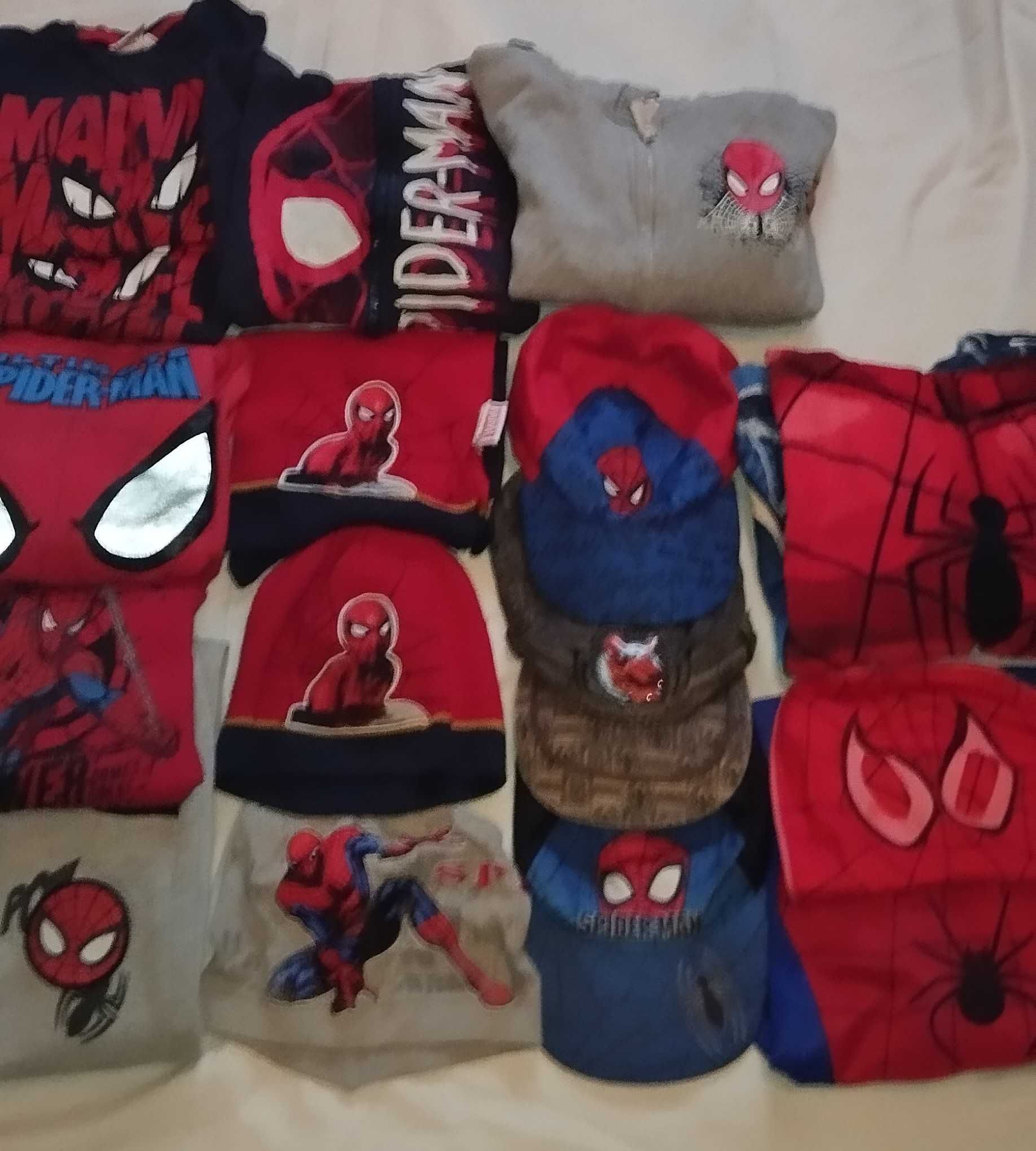 zestaw ubrań ze spiderman