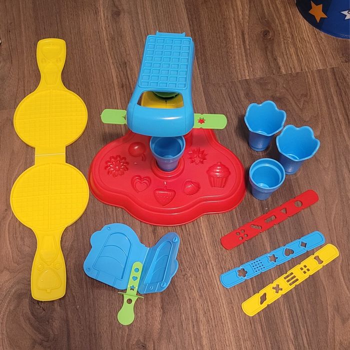 Zestaw do ciastoliny - desery i foremki playdoh