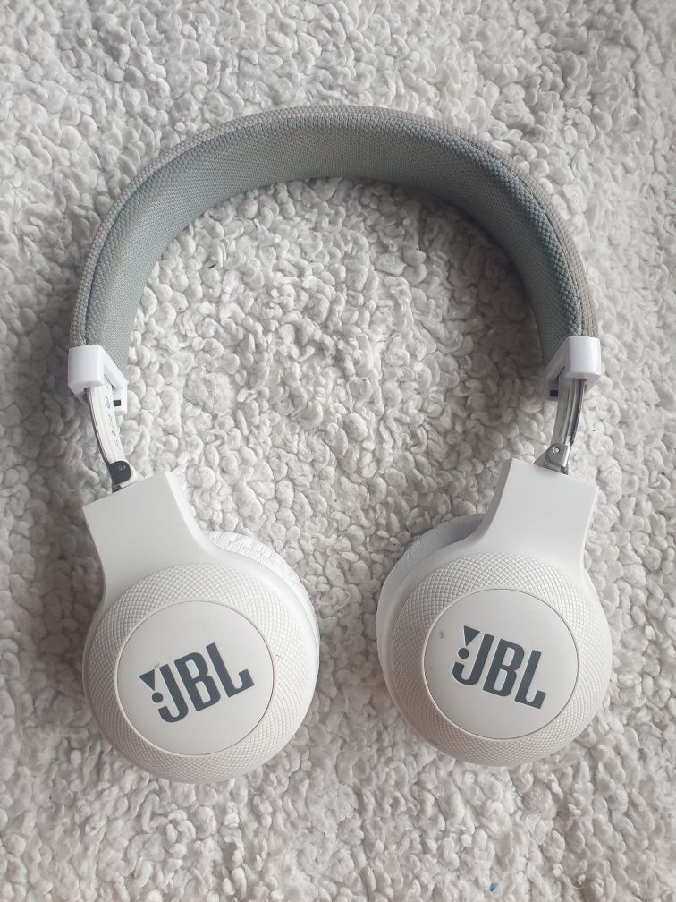 Słuchawki JBL nauszne białe