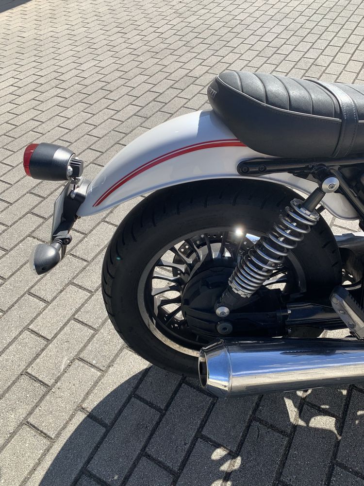 Moto Guzzi V9 Roamer
