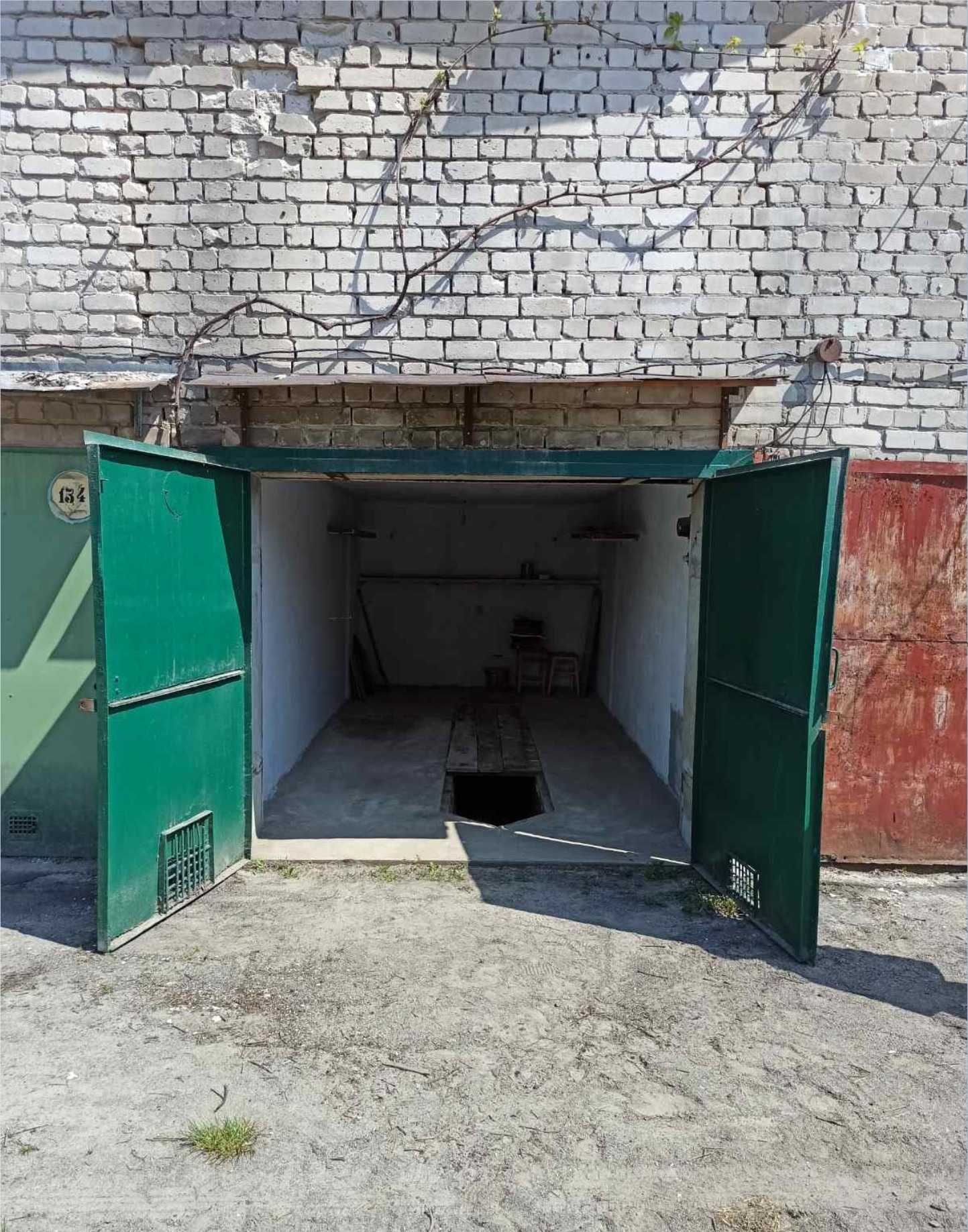 Продам цегляний гараж