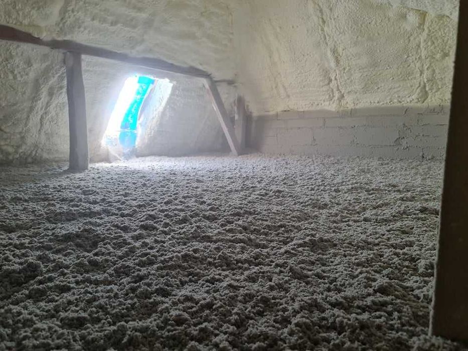 Celuloza Wełna Mineralna Granulat Stropy Dachy Poddasza Ocieplanie