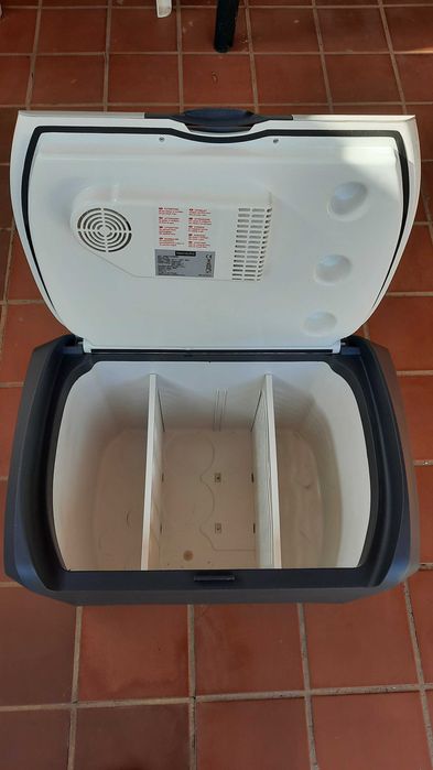Geleira Elétrica NORAUTO 12/230V (40L) como nova