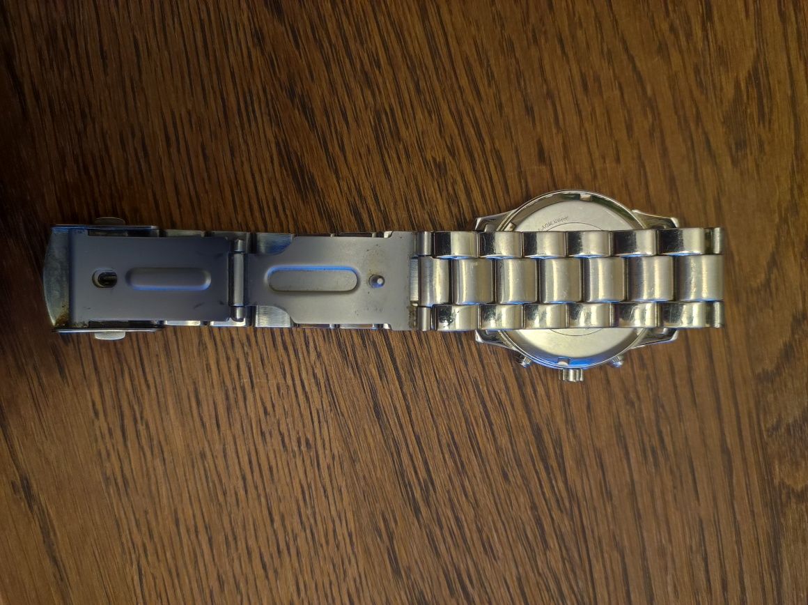 Zegarek srebrny Guess