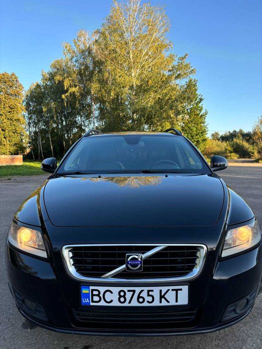Продам Volvo v50 2009рік 1.6d 110 к.с.