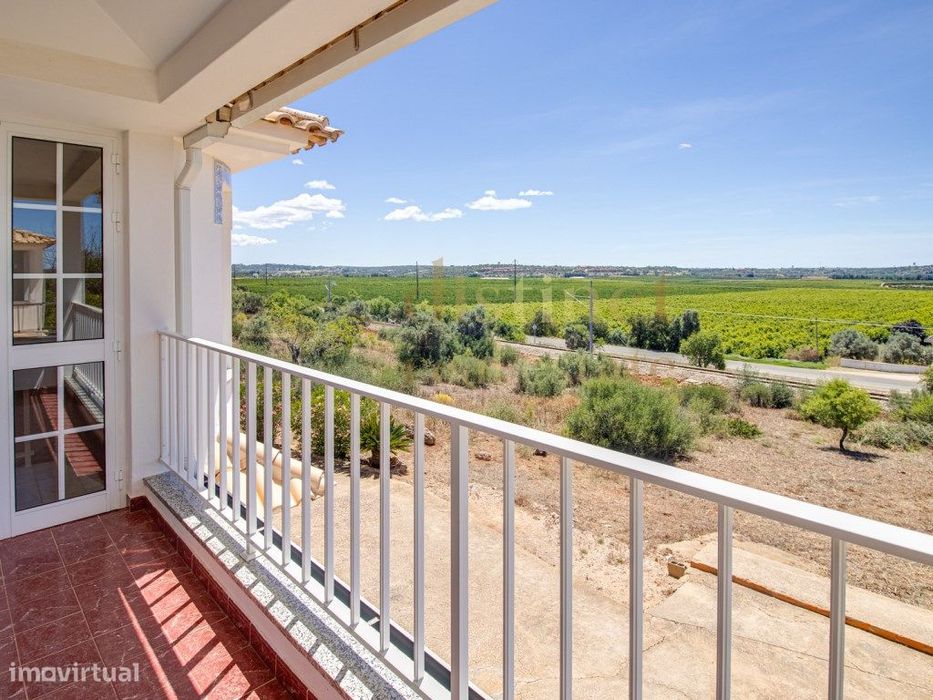 Moradia com 2 quartos e boas vistas