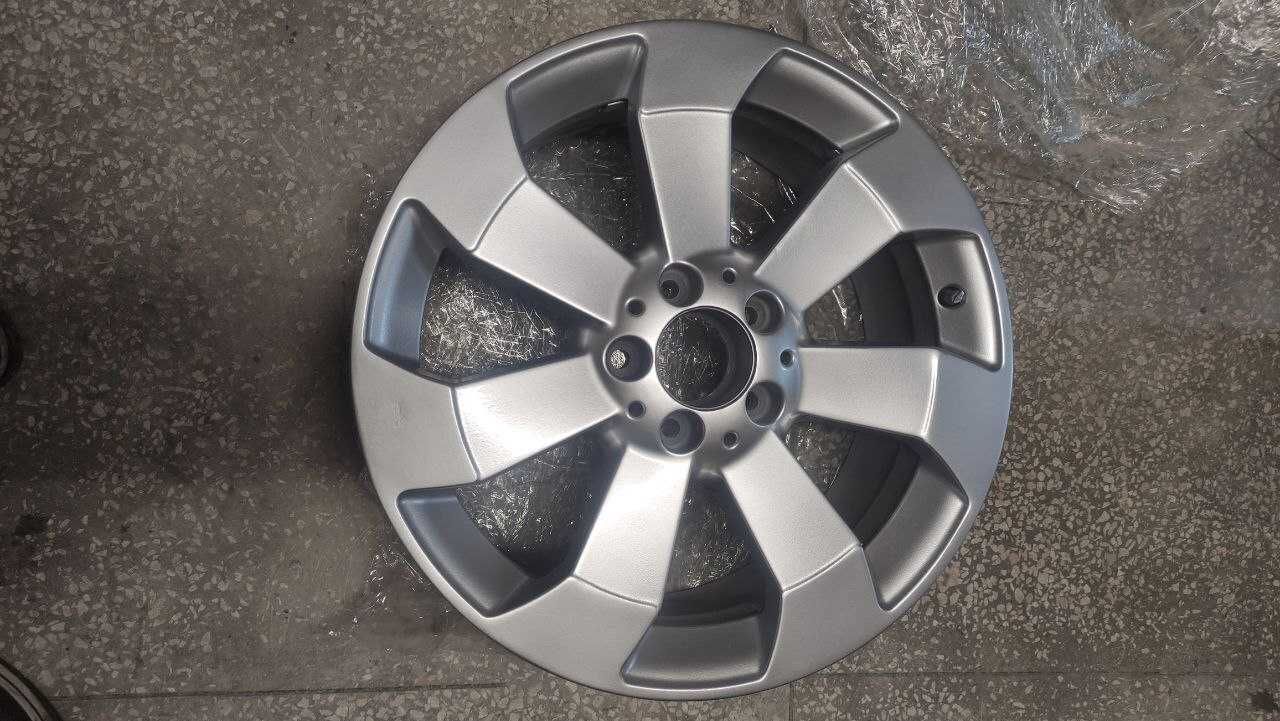 Диски литые комплект R18 8J A1664011602 Mercedes GL X166