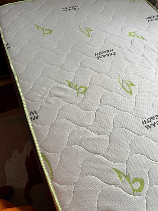 Ліжко двоспальне ліжко