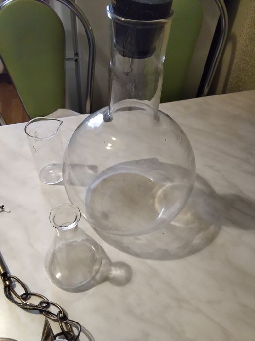 Стеклянные изделия - люстра( без плафона), колба.