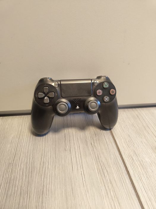 Pad do ps4 marki sony