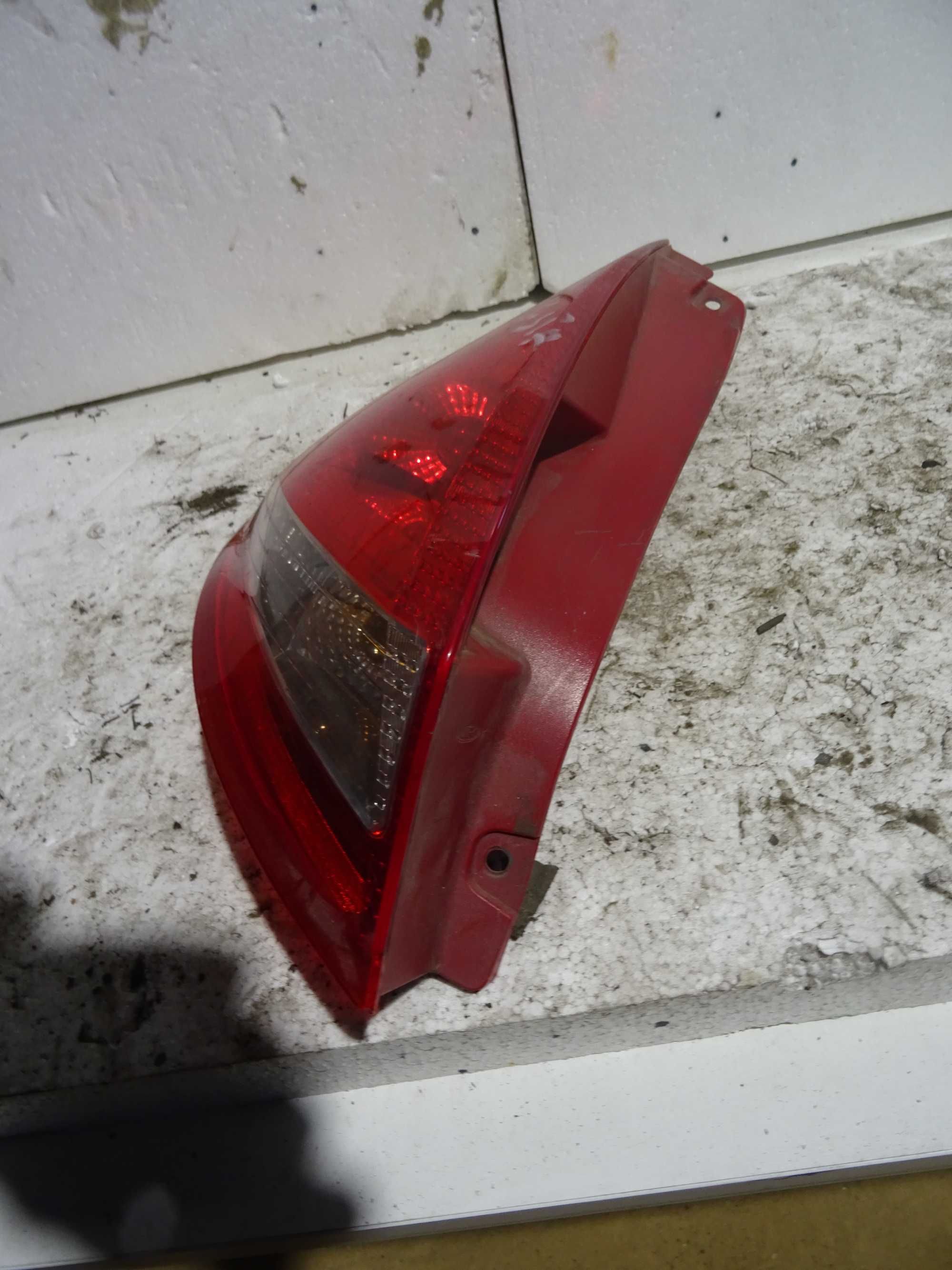 Lampa Lewa Tył Ford Fiesta MK7 VII