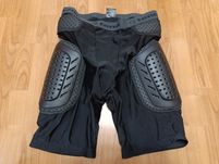 (XL) Защитные велошорты Tenn, с памперсом на пояс 91-96см