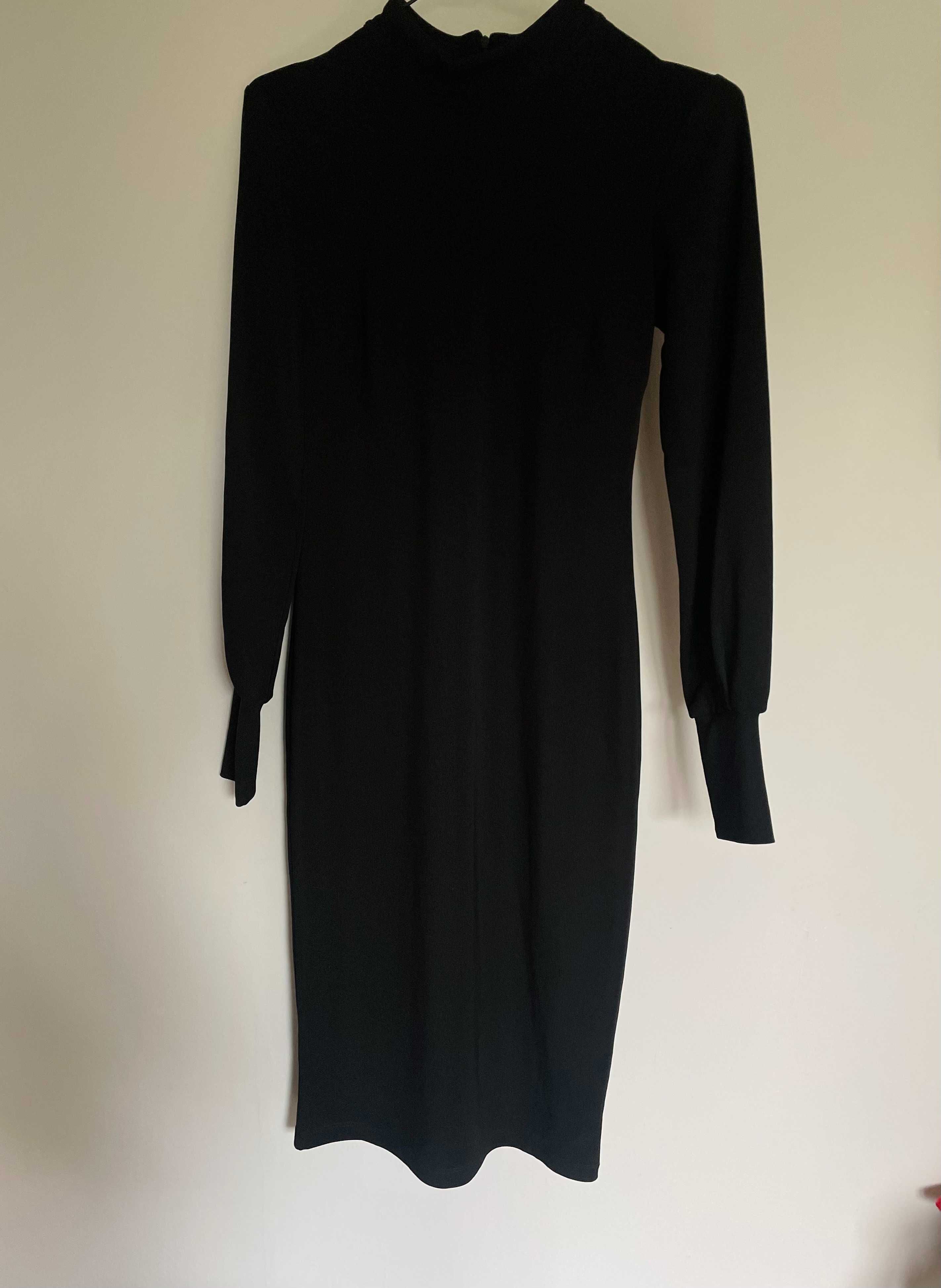 Suknia czarna  z długim rękawem (Nowa)