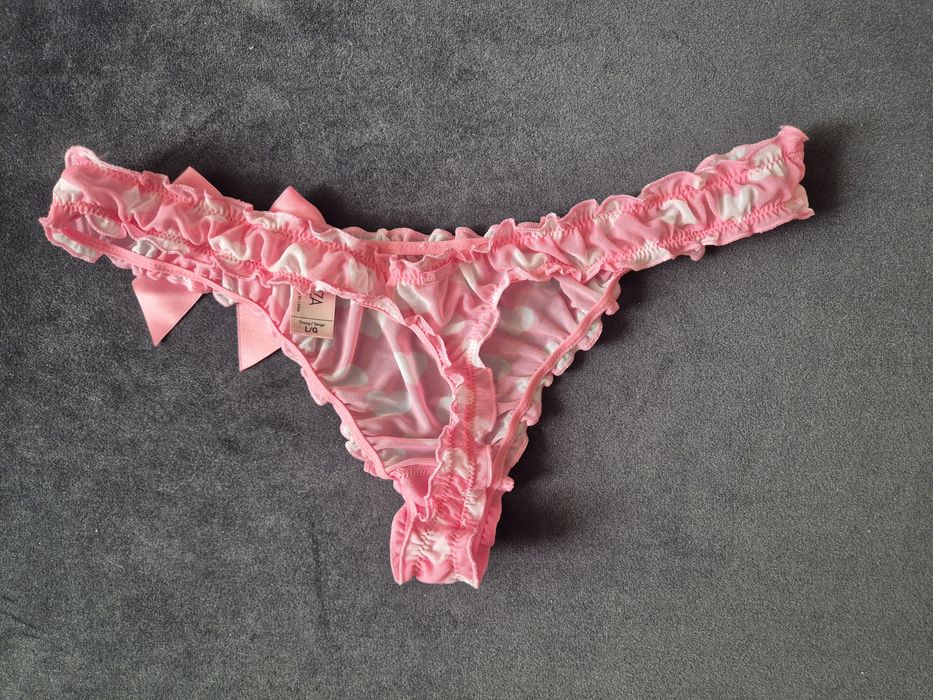 Urocze stringi serduszka sexy M