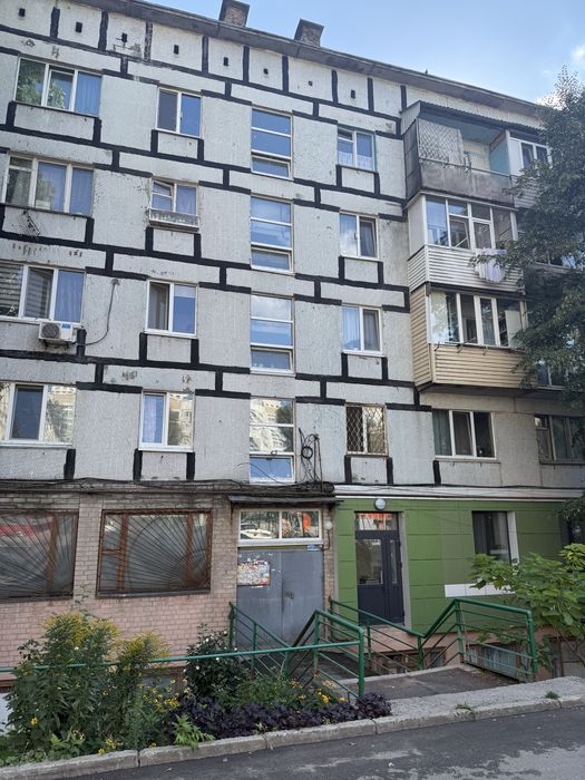 Продам 2- ком на Козака Мамая
