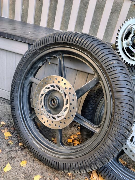 Koła CBR 125  09r cena za komplet