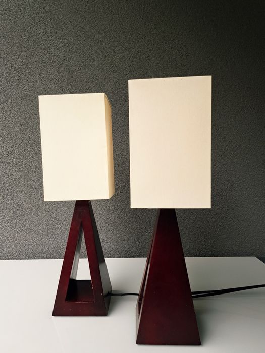 Lampka nocna trójkątna geometryczny design mahoń E14 - Eleganckie 2szt
