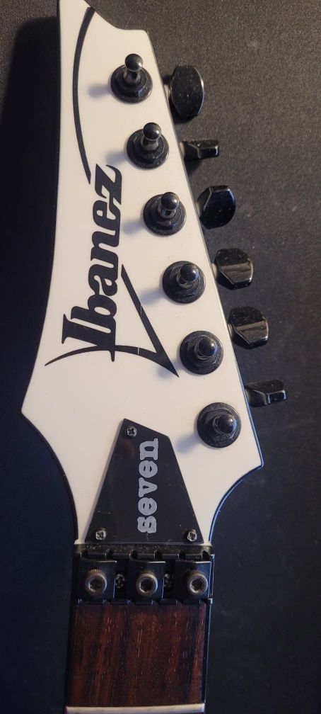 Ibanez MTM2 branca (Mick Thomson)