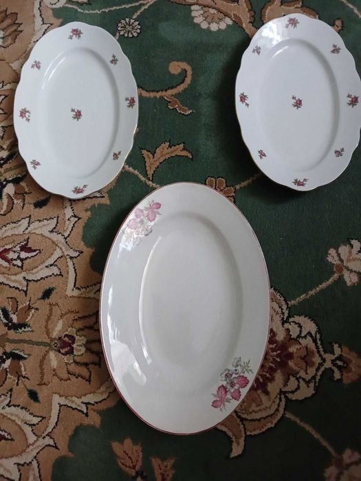 Продаються овальні блюда