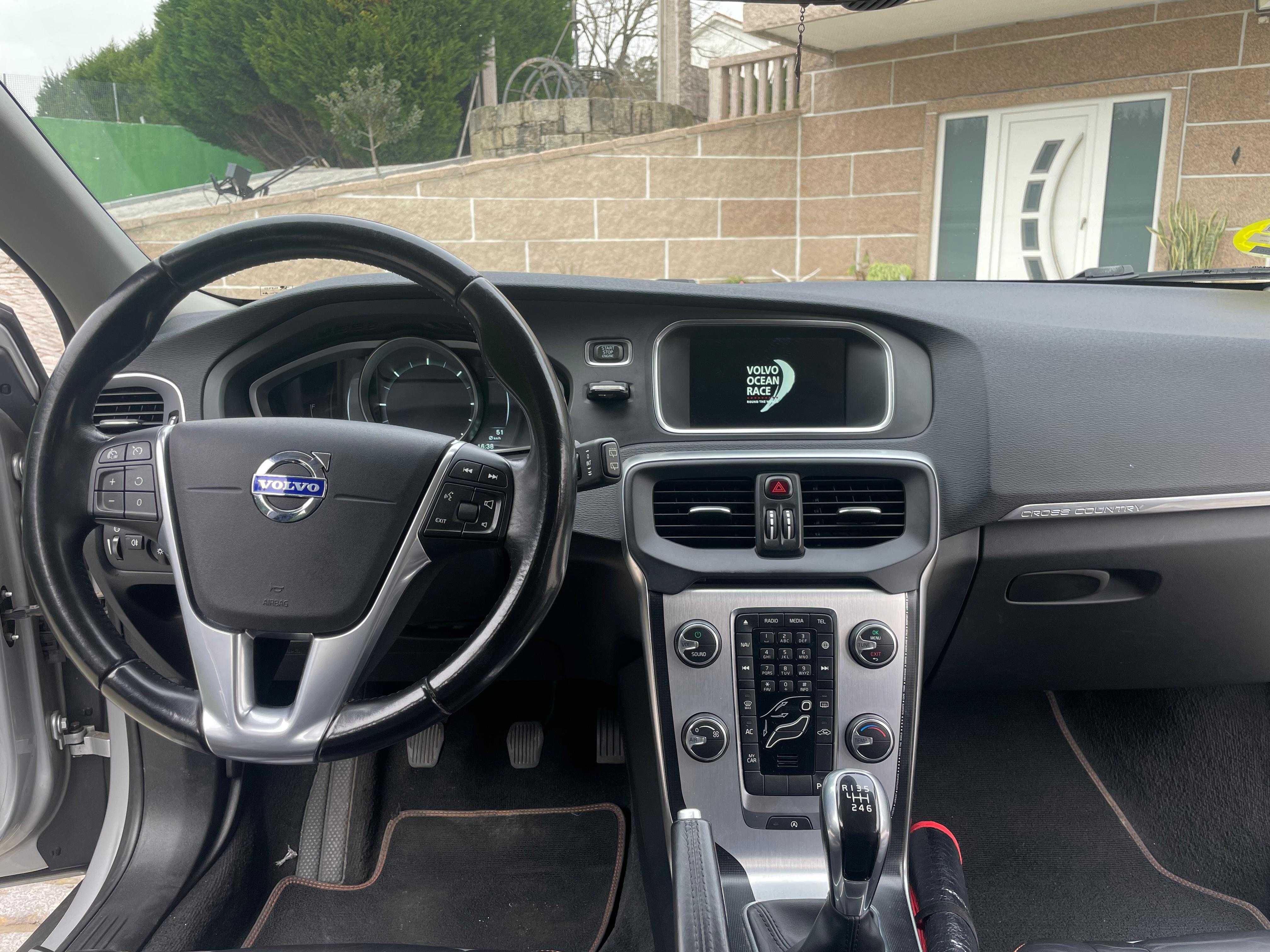 2015 Volvo v40 D2 Cross Country