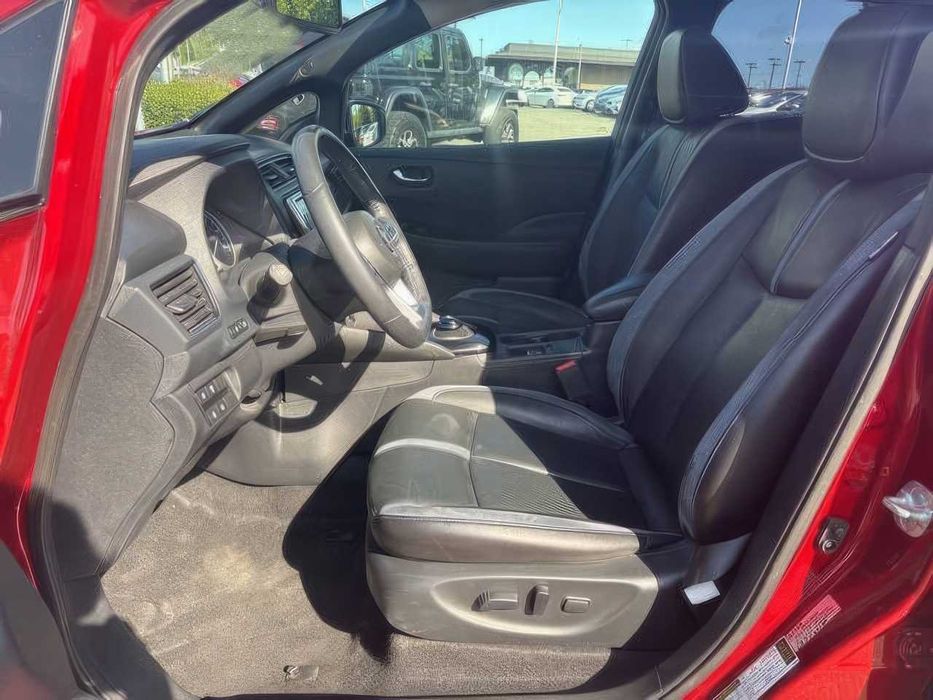 Nissan LEAF SL      2019