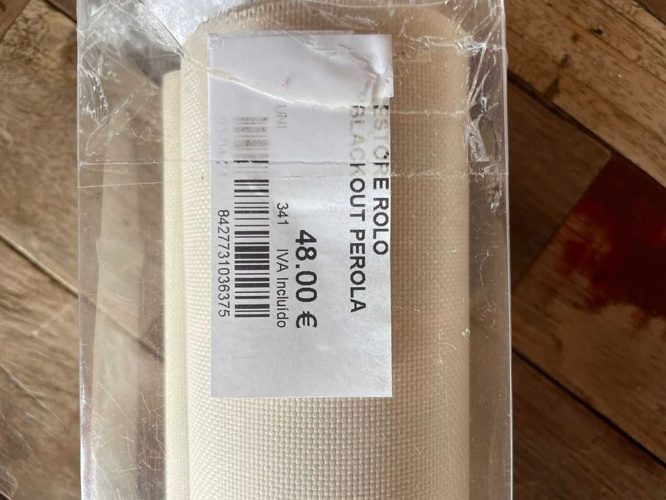 À venda: 7 estores de rolo Viewtex Opaco – 90 x 250 cm – Como novos!