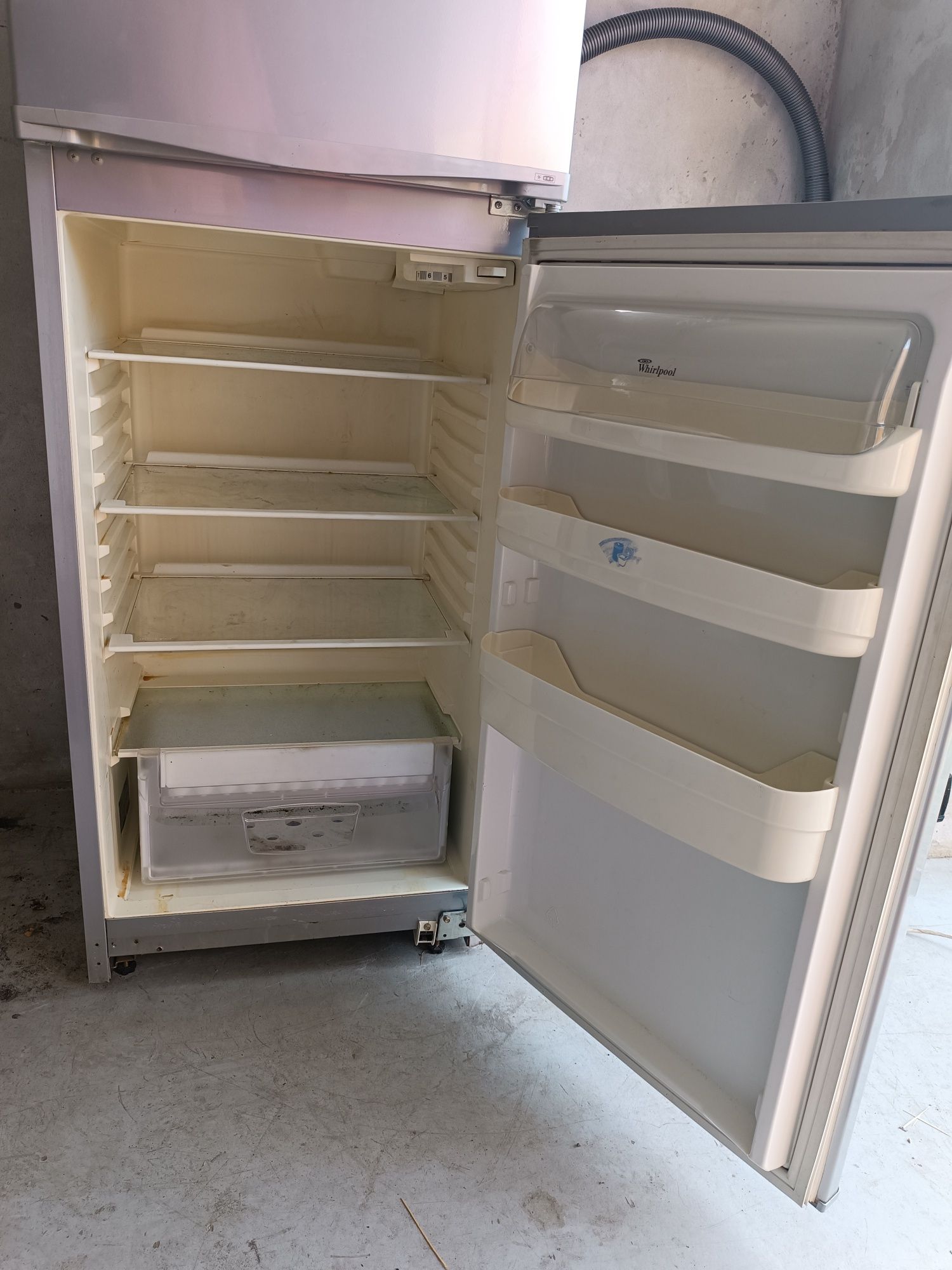 Холодильник Whirlpool робочий з Німеччини.
