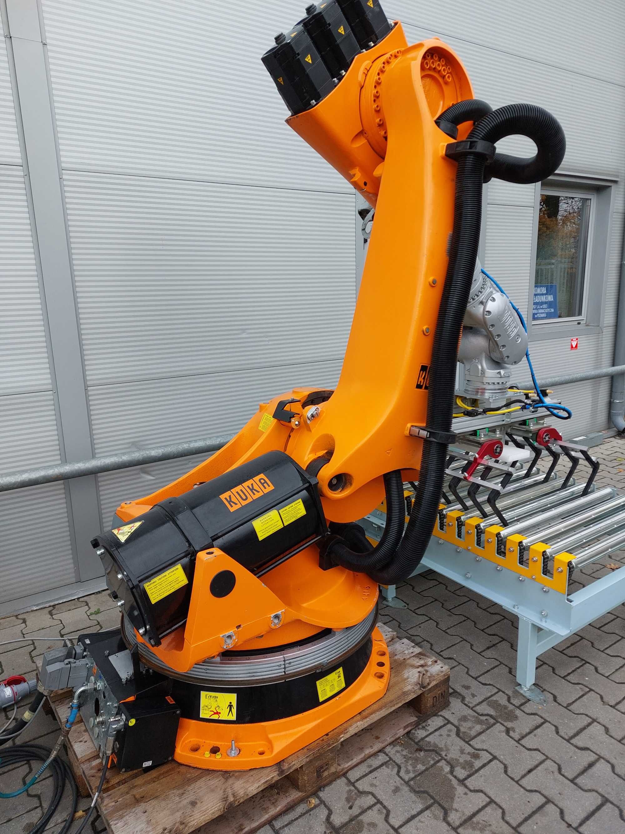 Paletyzator Paletyzer Zrobotyzowana paletyzacja worków KUKA ABB FANUC