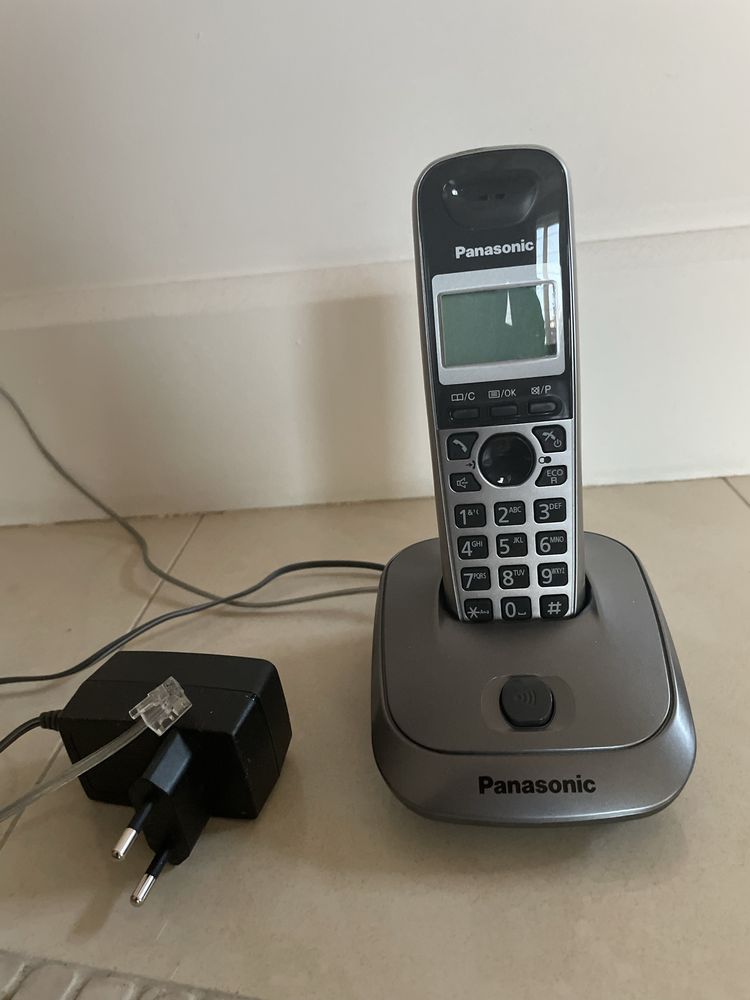 Telefon bezprzewodowy PANASONIC stacjonarny