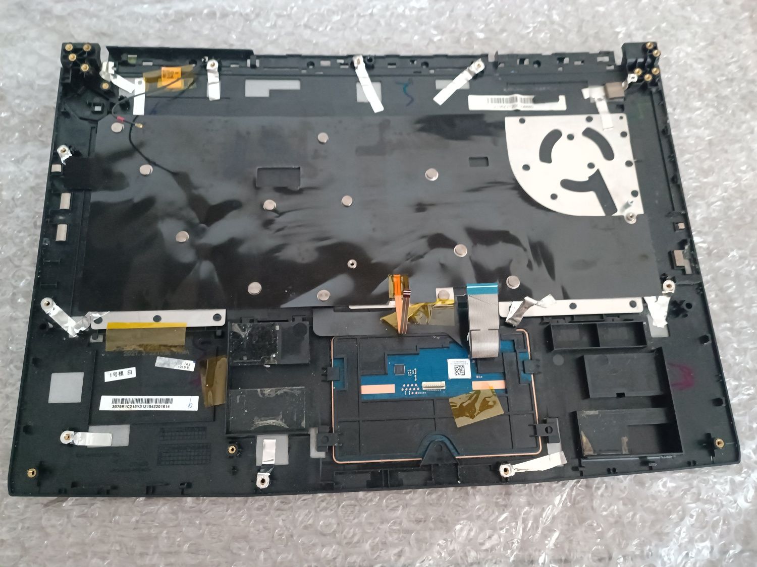 Топкейс + клавіатура MSI GF63 Thin (під ремонт)