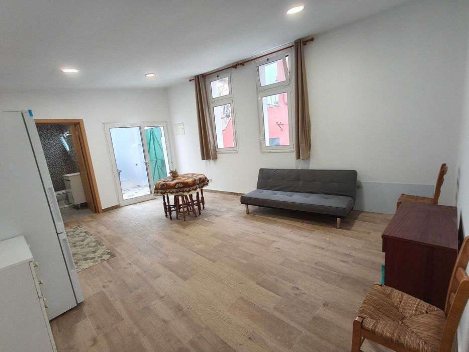 CASA/MORADIA TERREA c/pequeno terraço (área total 74m2-remodelada)