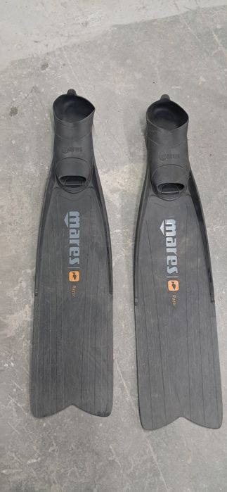 Продам ласты и костюм