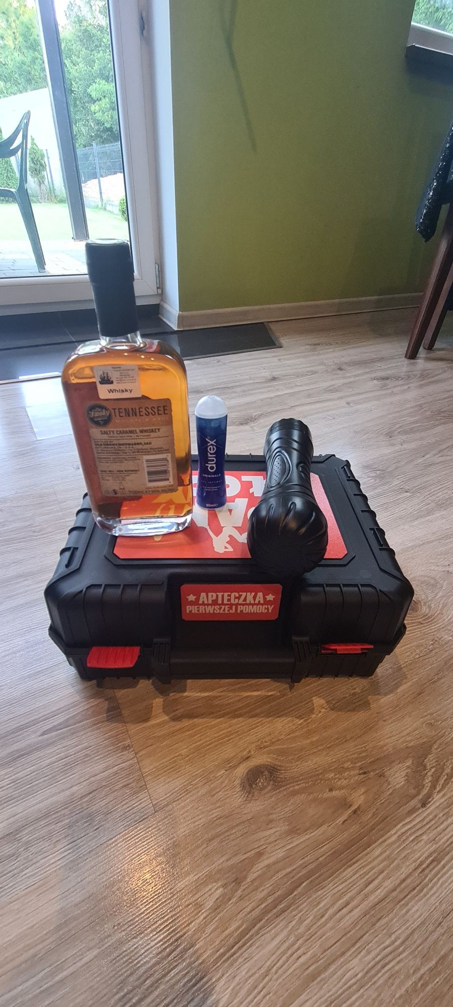 Skrzynka na na alkohol Pan Młody / prezent na kawalerski