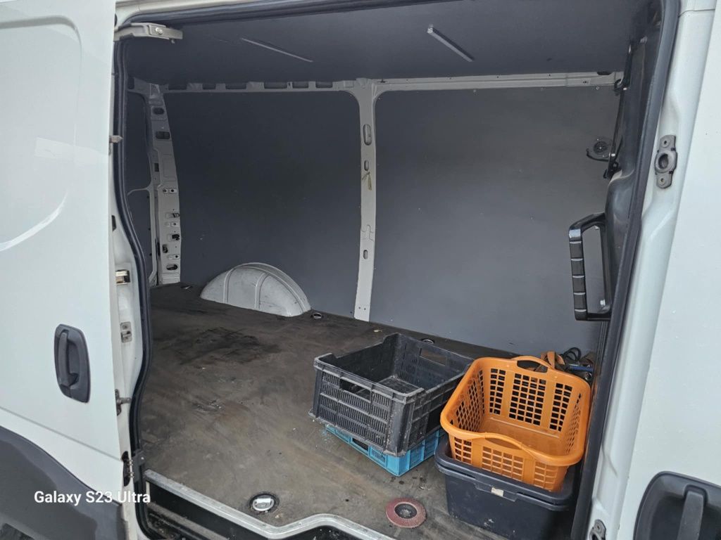 Samochód dostawczy iveco