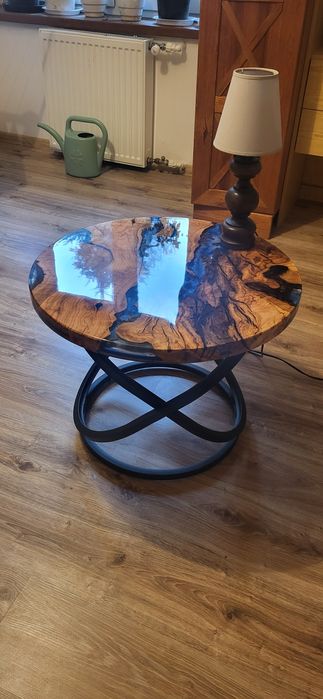 Okrągły stolik kawowy oliwka z żywicą