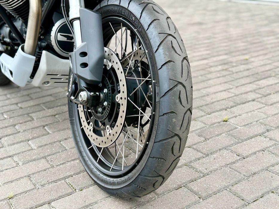 Moto Guzzi V85TT 2023 - Мотосалон.