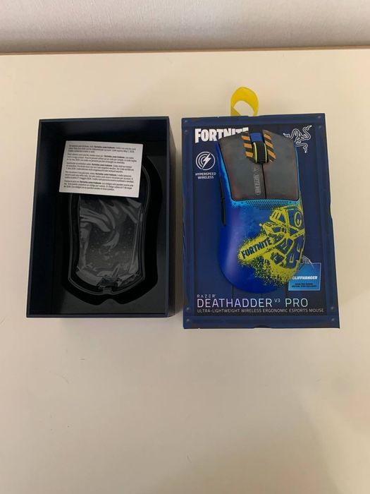 Миша Razer DeathAdder V3 Pro Fortnite Edition (RZ01-04630700-R3M1)