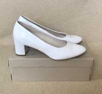 Как новые. Белые женские (свадебные) туфли большого размера, 42 размер