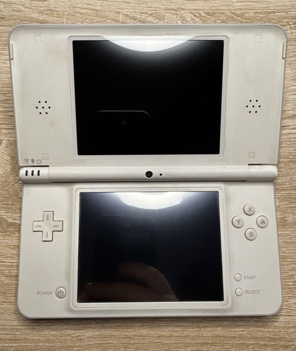 Портативная игровая приставка Nintendo DSi Xl White 4gb
