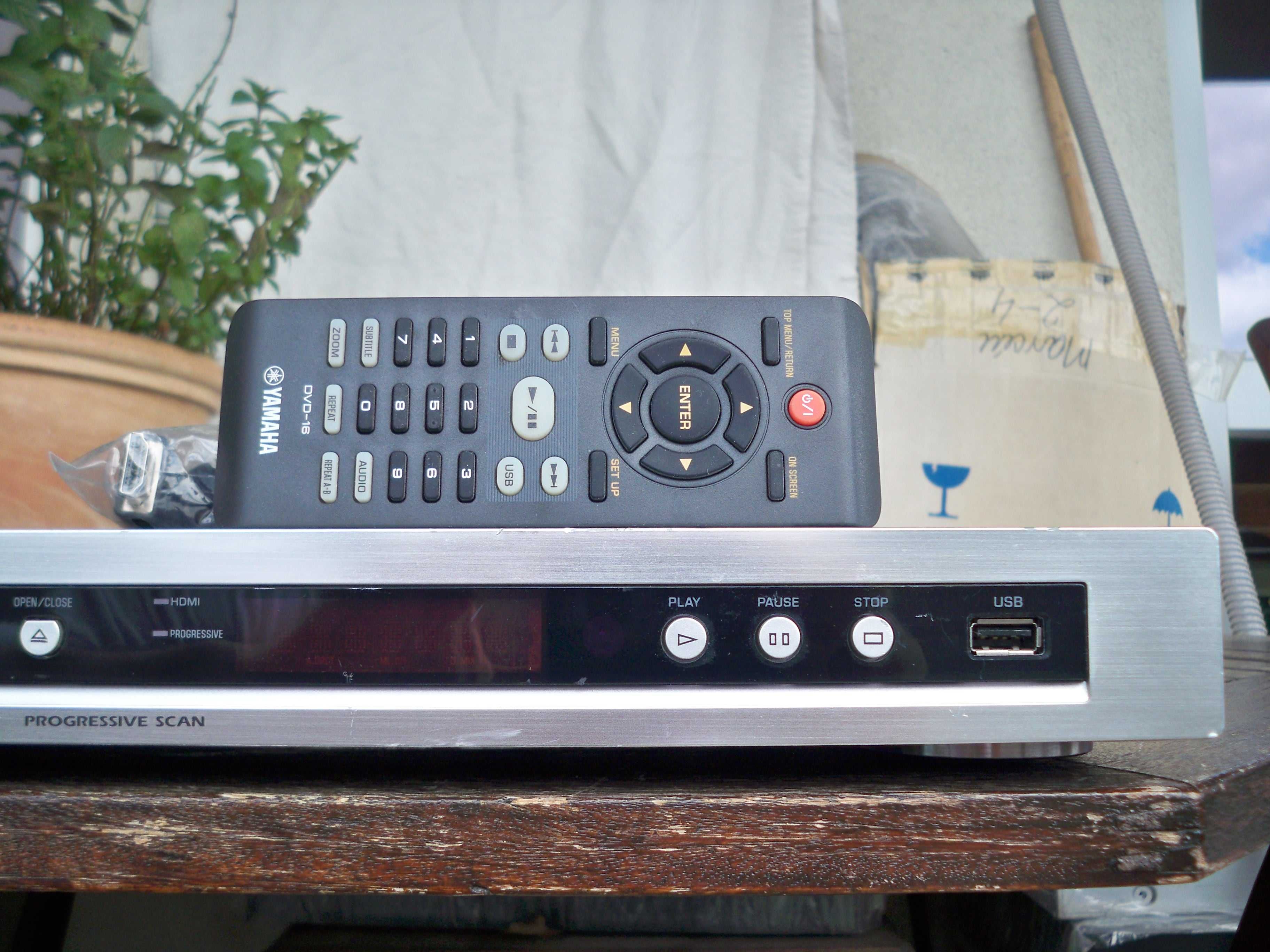 odtwarzacz DVD z HDMI i USB: Yamaha DVD-S661, pilot, kabel hdmi gratis