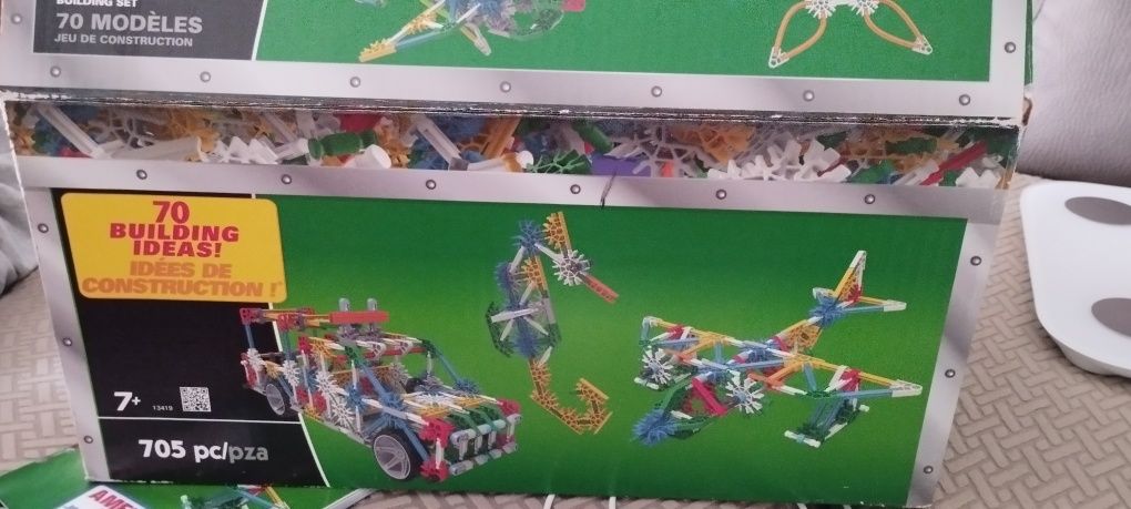 Vendo caixa com 1000 peças knex praticamente novo