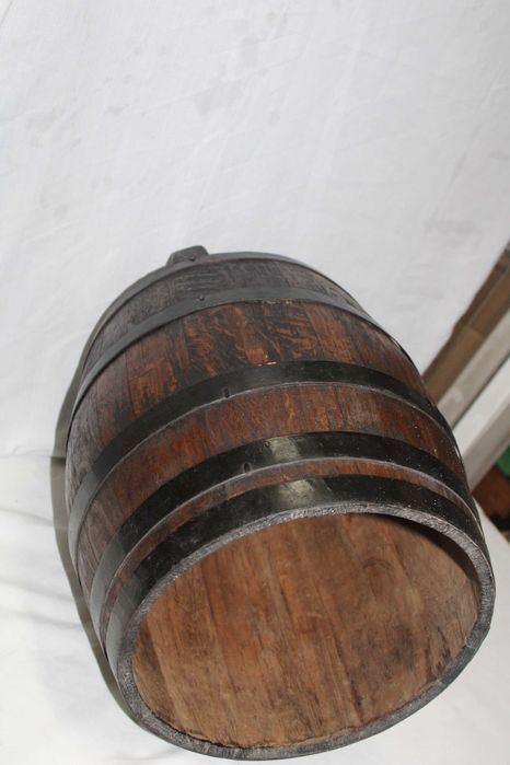 Barril em Carvalho Português, inicio sec XIX,