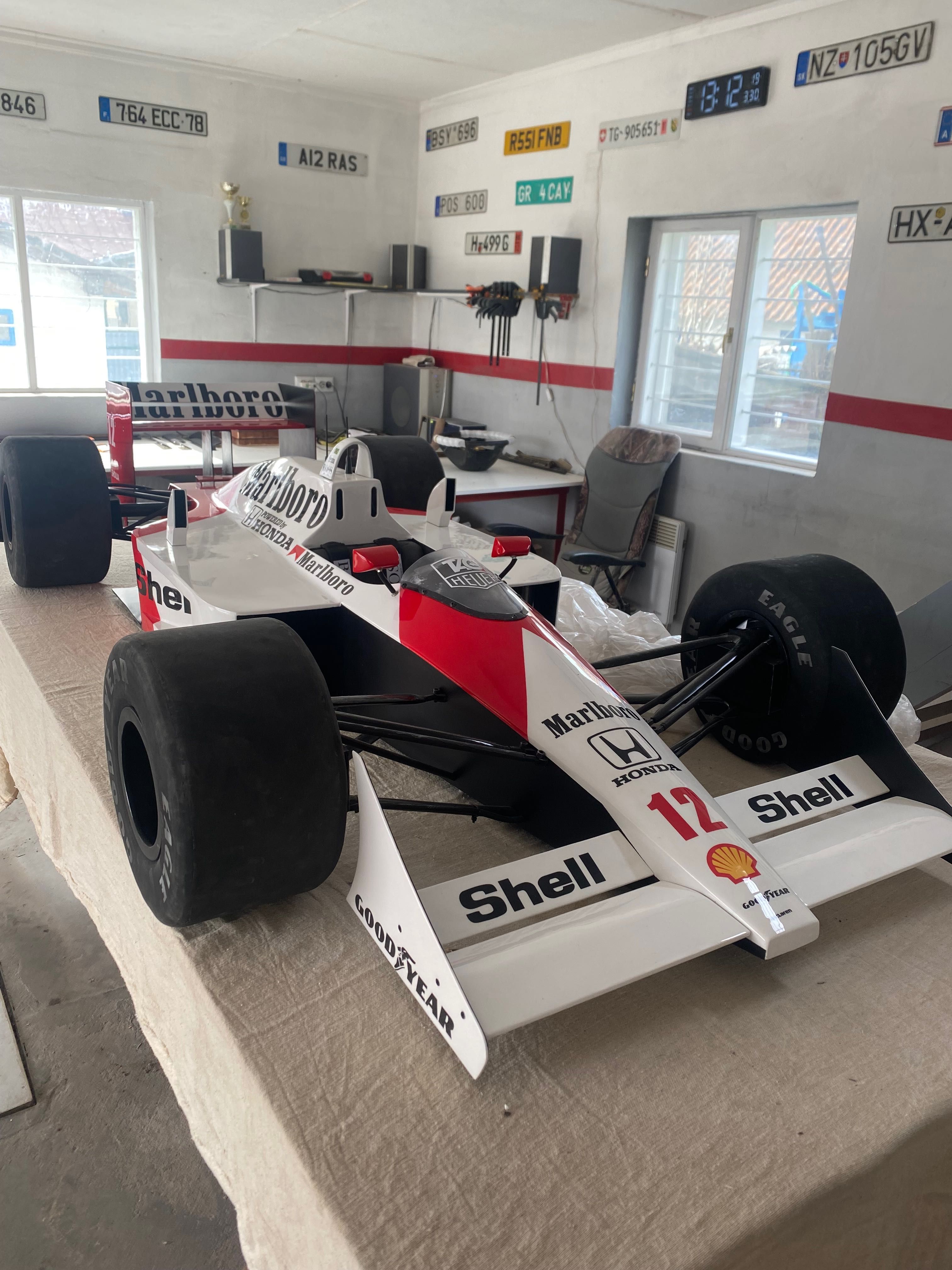 Модель McLaren mp4/4 1:2