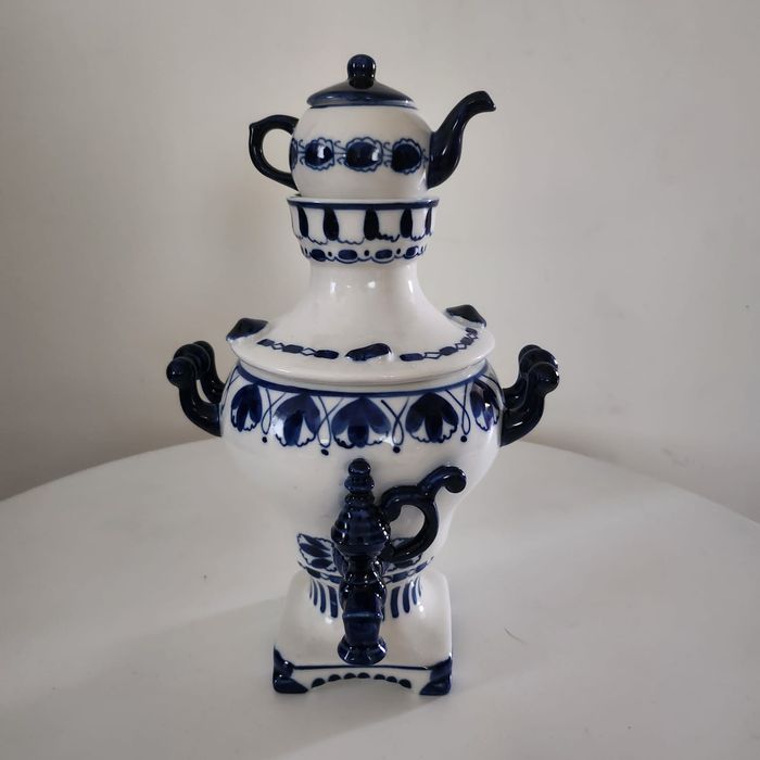 Samowar porcelanowy ozdobny Gżel