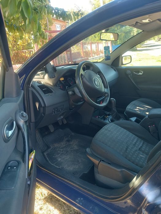 Продаю Рено Меган 2